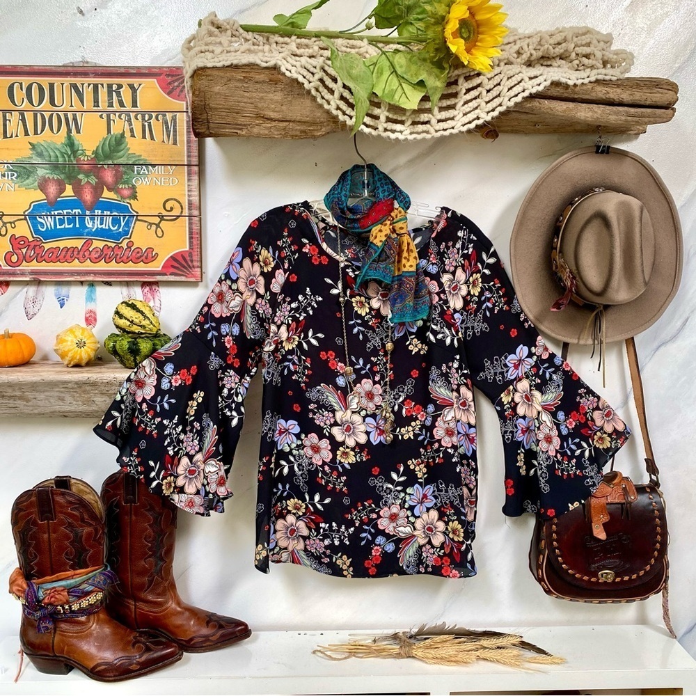Gypsy sleeves boho floral blouse w country shabby chic vibe